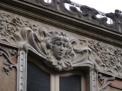 Catania: particolare di un palazzo
