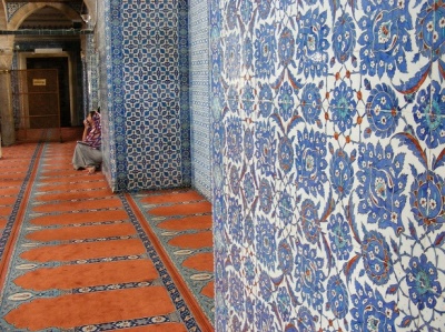 Rusten pasa camii: photo by Antonio Franco